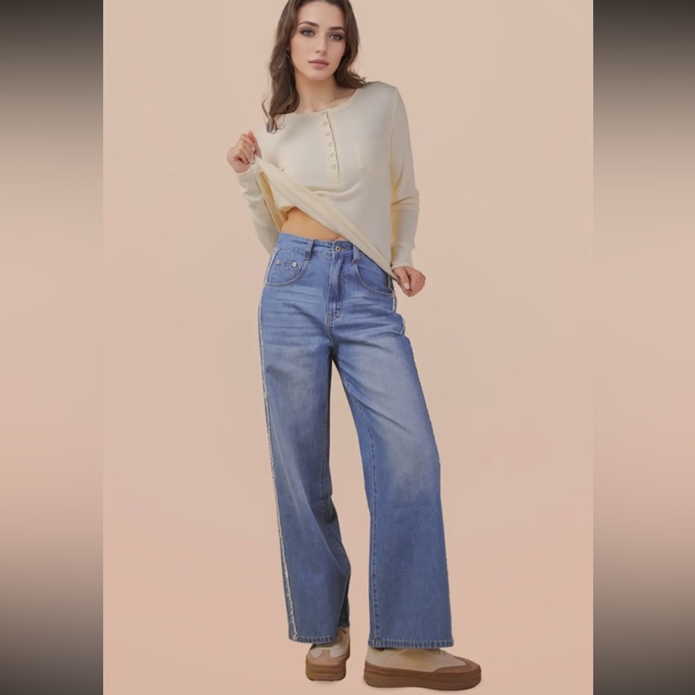 Frayed Detail Washed Denim Wide-Leg Pants - Picture 2 of 4